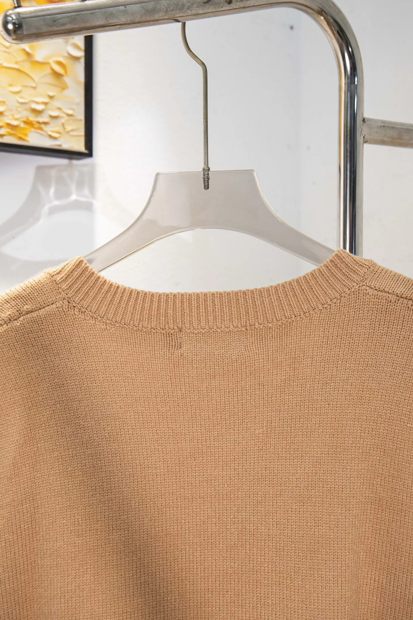 P210 Style number: Y197 Ralph Lauren men's crew neck sweater men's hemp flower original collar sweater. The version is really good-looking. It can be worn alone or as a jacket to be worn inside or outside. The upper body shows personal fashion charm. Four colors are available. The same style for men and women. A must-see item for new summer products. Tag, hanging grain, washed, packaging bag, full set of accessories. Very good appearance. Super exquisite workmanship. Size: S-XL